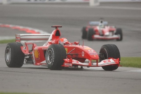 Un monopost Ferrari condus de Schumacher în 2003, scos la licitaţie