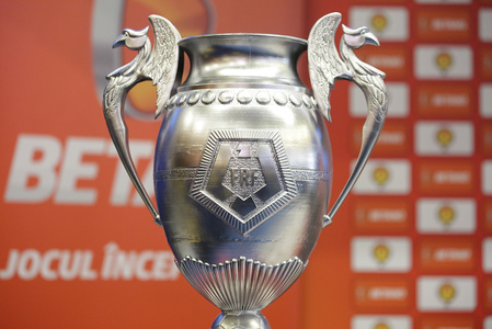 CFR Cluj, ultima calificată în semifinalele Cupei României, după victoria cu FC Argeş, scor 1-0. Golul victoriei, marcat în minutul 89 / Tabloul complet al semifinalelor
