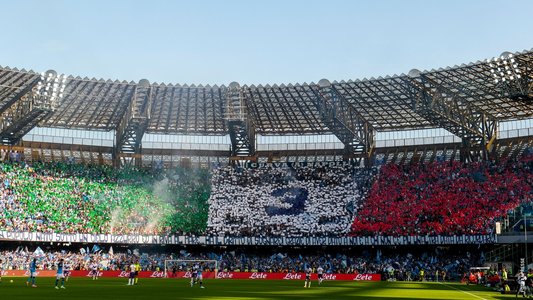 Serie A: Napoli a învins pe AC Fiorentina şi a sărbătorit pe propriul teren titlul de campioană a Italiei