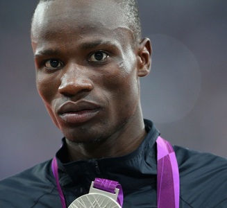 Atletul Nijel Amos, suspendat pentru dopaj, va vinde pentru familia sa medalia de argint de la JO din 2012
