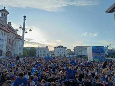 UPDATE - O mare de oameni a sărbătorit cu Farul la Constanţa câştigarea titlului - FOTO, VIDEO