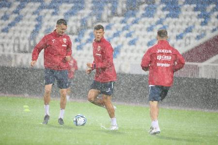 Echipa naţională, antrenament oficial de doar 35 de minute în Kosovo, pe o ploaie torenţială