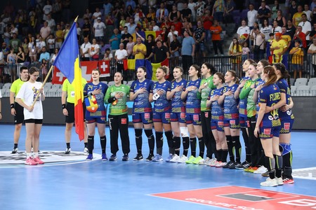 Handbal feminin: România, înfrângere cu Ungaria şi va juca pentru medalia de bronz, la CE U19, de la Piteşti/Mioveni
