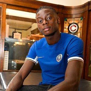 Chelsea a transferat un mijlocaş de 19 ani