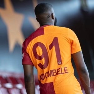Ndombele (Galatasaray), suspendat de club din cauza greutăţii. El mănâncă prea des de la fast-food