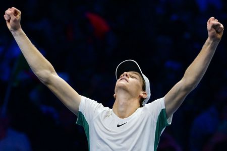 Turneul Campionilor: Jannik Sinner l-a învins pe Holger Rune, Novak Djokovici s-a calificat în semifinale