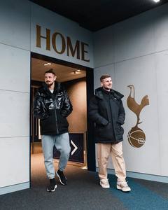 Radu Drăguşin şi Timo Werner, vizită la sediul clubului Tottenham - FOTO