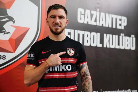 Deian Sorescu, dus de Şumudică la Gaziantep FK. La echipa turcă mai sunt legitimaţi trei români
