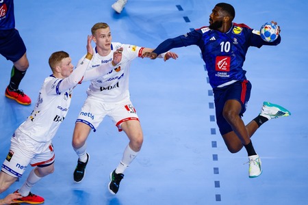 Handbal masculin, CE: Campioana olimpică Franţa, elimină în semifinale Suedia, deţinătoarea titlului european
