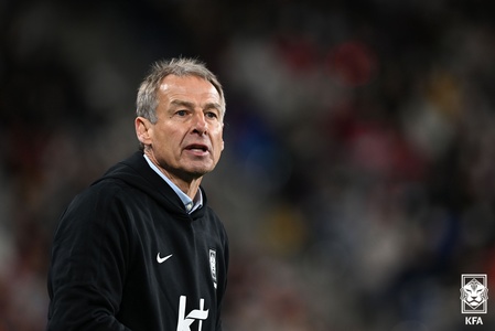 Oficiali ai Federaţiei Sud-coreene de Fotbal au propus demiterea selecţionerului Jurgen Klinsmann