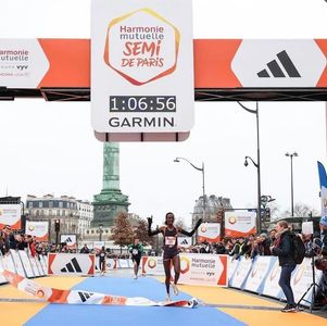 Atletism: Joan Chelimo Melly câştigă semimaratonul de la Paris cu nou record naţional