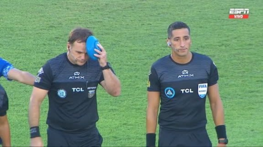 Meci din prima ligă argentiniană, suspendat după ce arbitrul de linie a fost lovit de un obiect – VIDEO
