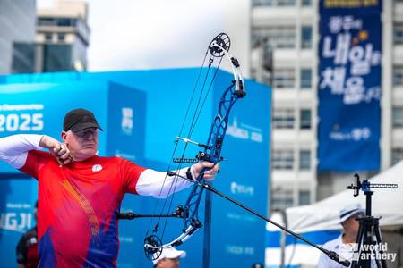 Performanţă istorică la Campionatul Mondial de Para-Tir cu Arcul - Mihai Bursuc a câştigat medalia de bronz la categoria Visually Impaired 2/3