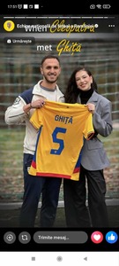 Cleopatra l-a întâlnit pe Ghiţă la portiţă: Artista Cleopatra Stratan s-a întâlnit cu fundaşul echipei naţionale Virgil Ghiţă - VIDEO