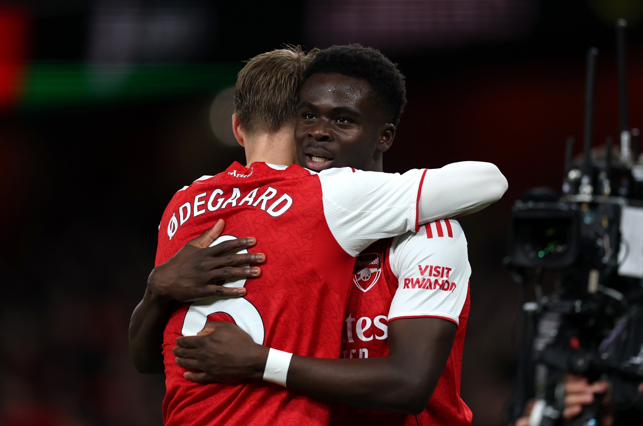 Arsenal își consolidează poziția de lider, în timp ce Chelsea și Liverpool pierd puncte