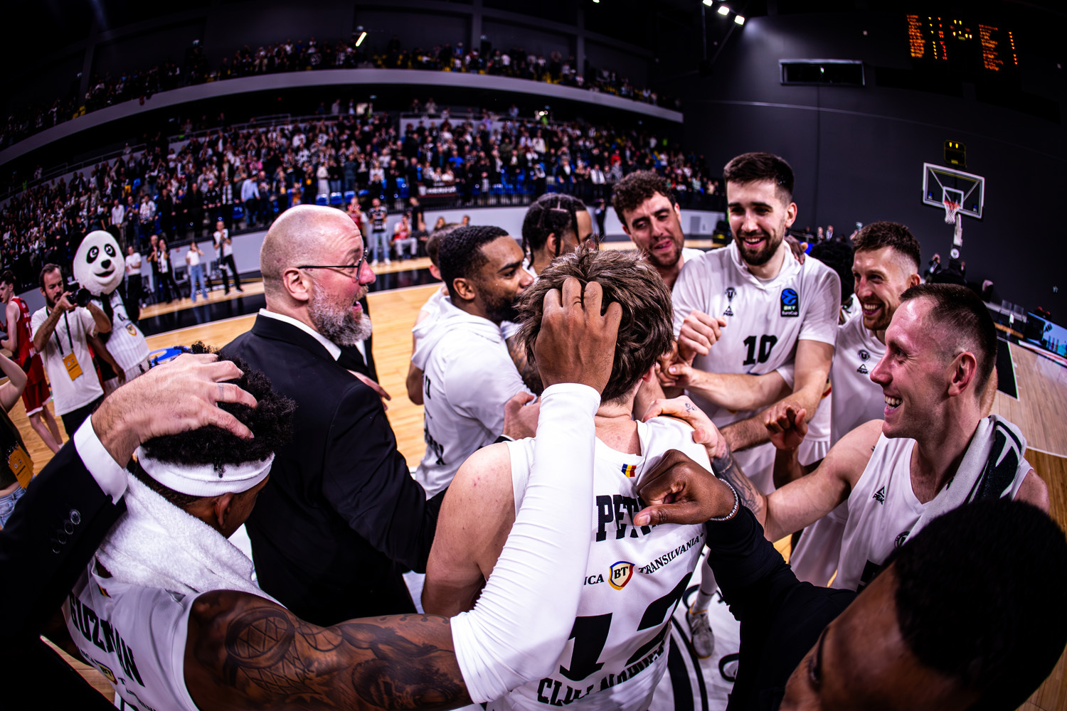 Antrenorul echipei feminine „U” Cluj devine secund la campioana U-BT Cluj