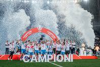 UPDATE - Universitatea Craiova, campioana României după 35 de ani. Echipa craioveană a reuşit eventul în acest sezon. Oltenii au primit trofeul / Reacţii de la Craiova - VIDEO