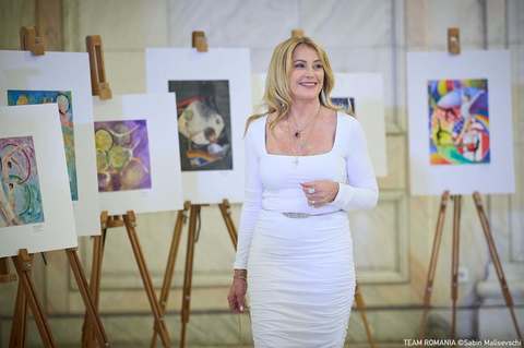 Nadia Comăneci, decorată cu Ordinul Naţional „Steaua României” în grad de Mare Cruce / Aţi făcut ceva excepţional, i-a transmis preşedintele Nicuşor Dan - VIDEO