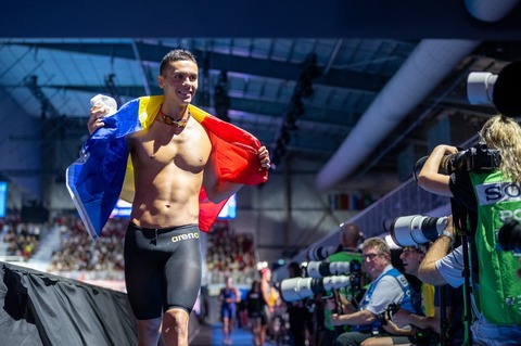 David Popovici, rege la Paris: Le Figaro despre român – “Supersonic”, L’Equipe – Popovici şi-a confirmat statutul / Pentru prima dată, primii trei clasaţi au avut sub 47 de secunde