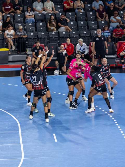 Handbal feminin: Campioana Gloria Bistriţa a câştigat Turneul Poarta Transilvaniei, pe care l-a organizat