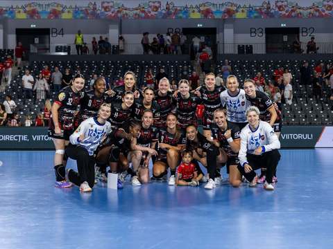 Handbal feminin: Campioana Gloria Bistriţa, a doua finalistă a Supercupei, după victoria cu vicecampioana CSM Bucureşti