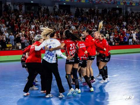 Handbal feminin: Campioana Gloria Bistriţa câştigă Supercupa României în faţa propriilor fani