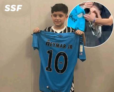 Neymar i-a dăruit tricoul său unui tânăr suporter al echipei Corinthians, care a avut nevoie de escorta poliţiei pentru a părăsi stadionul - VIDEO