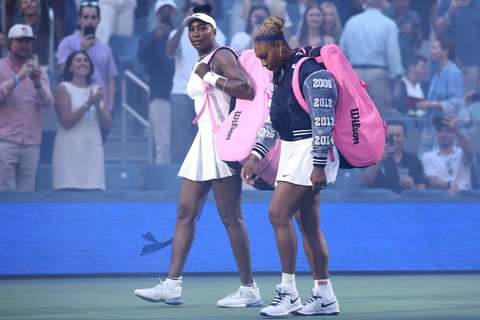 Surorile Williams au fost eliminate în primul tur al probei de dublu de la US Open, după un meci spectaculos de 3 ore şi 2 minute - VIDEO