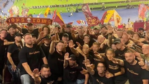 Fotbal: 16 suporteri ai echipei AS Roma au primit interdicţie de acces pe stadioanele din Italia din cauza salutului fascist