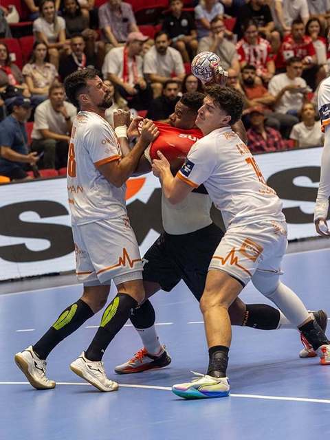 Handbal masculin: Dinamo Bucureşti, remiză în deplasare în grupa E a Ligii Campionilor