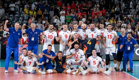 Volei masculin: România, victorie entuziasmantă cu Ucraina şi se califică în sferturile EuroVolley 2026