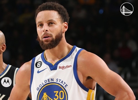 Stephen Curry îşi prelungeşte cu două sezoane contractul cu Golden State Warriors din NBA