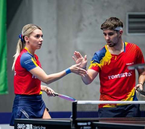 Tenis de masă: Eduard Ionescu şi Bernadette Szocs s-au calificat în semifinale la dublu mixt, la CE din Slovenia