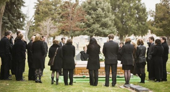 COMUNICAT DE PRESĂ: Cât ne costă o înmormântare la ora actuală – servicii funerare în stil modern