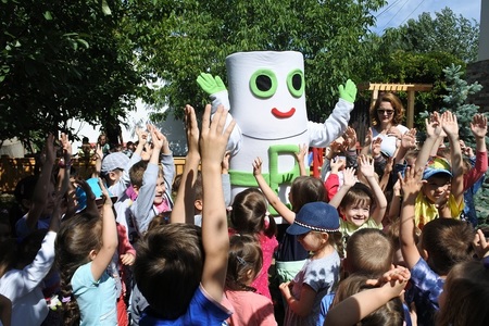 COMUNICAT DE PRESĂ: O nouă premieră în reciclarea din şcolile din România