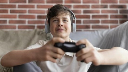 COMUNICAT DE PRESĂ: Ştiai că gaming-ul poate fi mai mult decât un hobby? Iată care sunt primii paşi către o carieră de succes!
