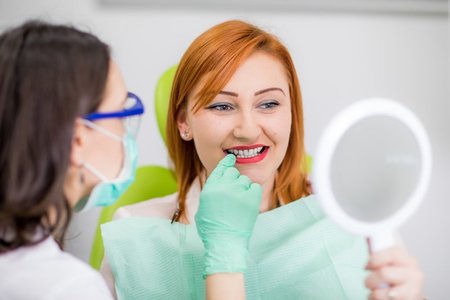 COMUNICAT DE PRESĂ: In cazul unui implant dentar, pretul reflecta durata indelungata de viata