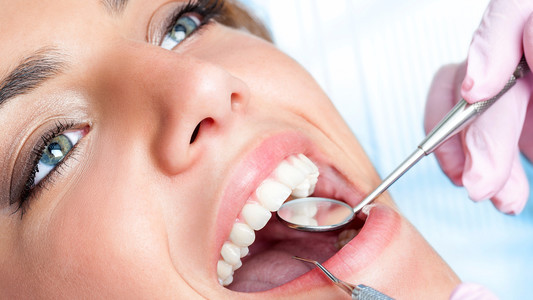 COMUNICAT DE PRESĂ: Primavara aceasta, zambetul tau este prioritar! Iata de ce sa optezi pentru tratamentul cu implant dentar!