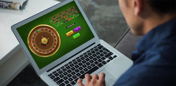 COMUNICAT DE PRESĂ: De ce oferă cazinourile online rotiri gratuite şi care sunt beneficiile?