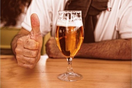 COMUNICAT DE PRESĂ: De ce iubesc bărbaţii berea? Iată 3 motive pentru care această băutură prinde atât de bine la reprezentanţii genului masculin