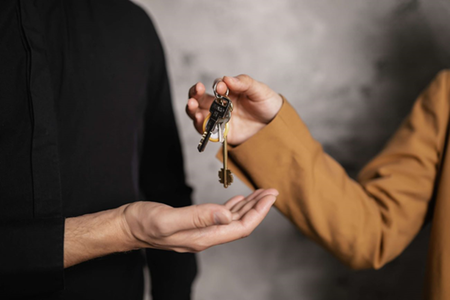 COMUNICAT DE PRESĂ: Ce măsuri de protecţie să iei în considerare la cumpărarea unei locuinţe?