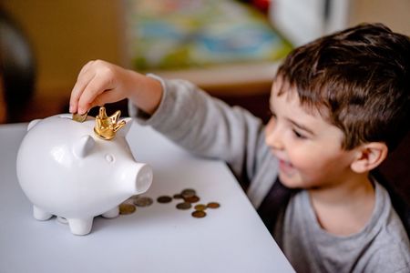 COMUNICAT DE PRESĂ: Un curs de educatie financiara pentru copii este o investitie necesara pentru viitorul noilor generatii! Iata de ce! 