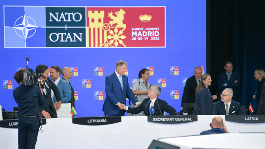Concluziile participării preşedintelui Klaus Iohannis la Summitul NATO de la Madrid: Succes notabil pentru România, prin reconfirmarea fără echivoc a importanţei strategice a Mării Negre pentru securitatea euroatlantică