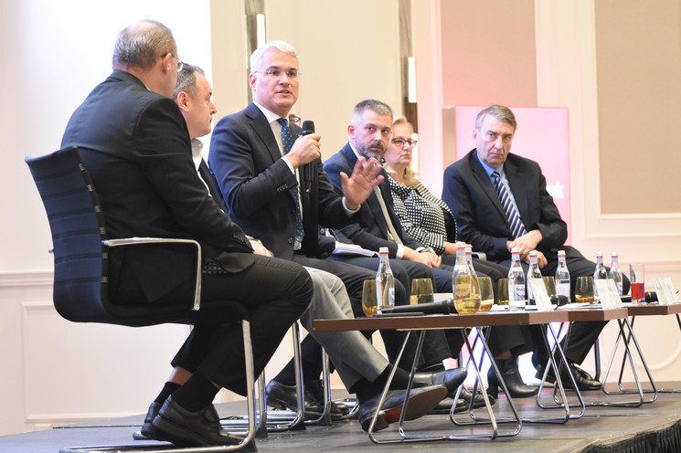 Eveniment News.ro - ROINVEST - Ediţia a VI-a