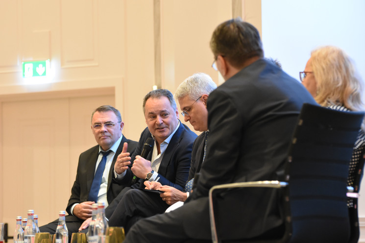 Eveniment News.ro - ROINVEST - Ediţia a VI-a