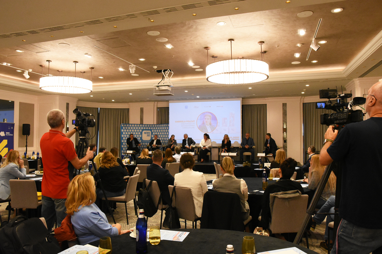 Eveniment Premium News.ro - IMM-urile, oxigen pentru România - Ediţia a V-a