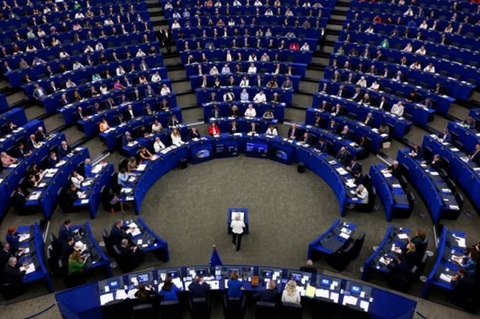 Parlamentul European adoptă raportul privind bolile cardiovasculare şi susţine o abordare diferenţiată pentru produsele cu nicotină. Urmează dezbaterile privind raportul BECA