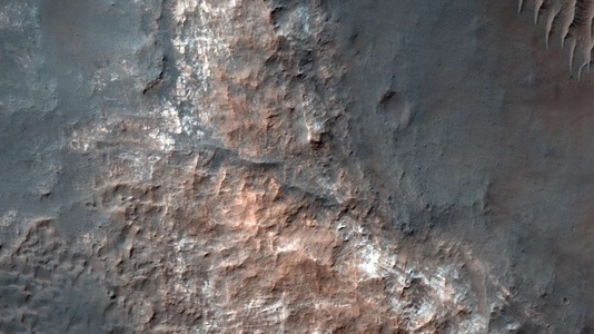 Un lac subteran descoperit pe Marte creşte probabilitatea de existenţă a vieţii pe planetă
