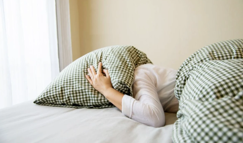 Atacuri de panică, depresie şi insomnie, afectări psihice ale femeilor în peri şi menopauză. Psihiatru: „E un moment bun să îşi schimbe stilul de viaţă”