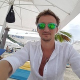 Tragedie! Un tânăr de 32 de ani a murit după ce a fost lovit cu bestialitate de un bărbat, după ce şi-a apărat viitoarea soţie